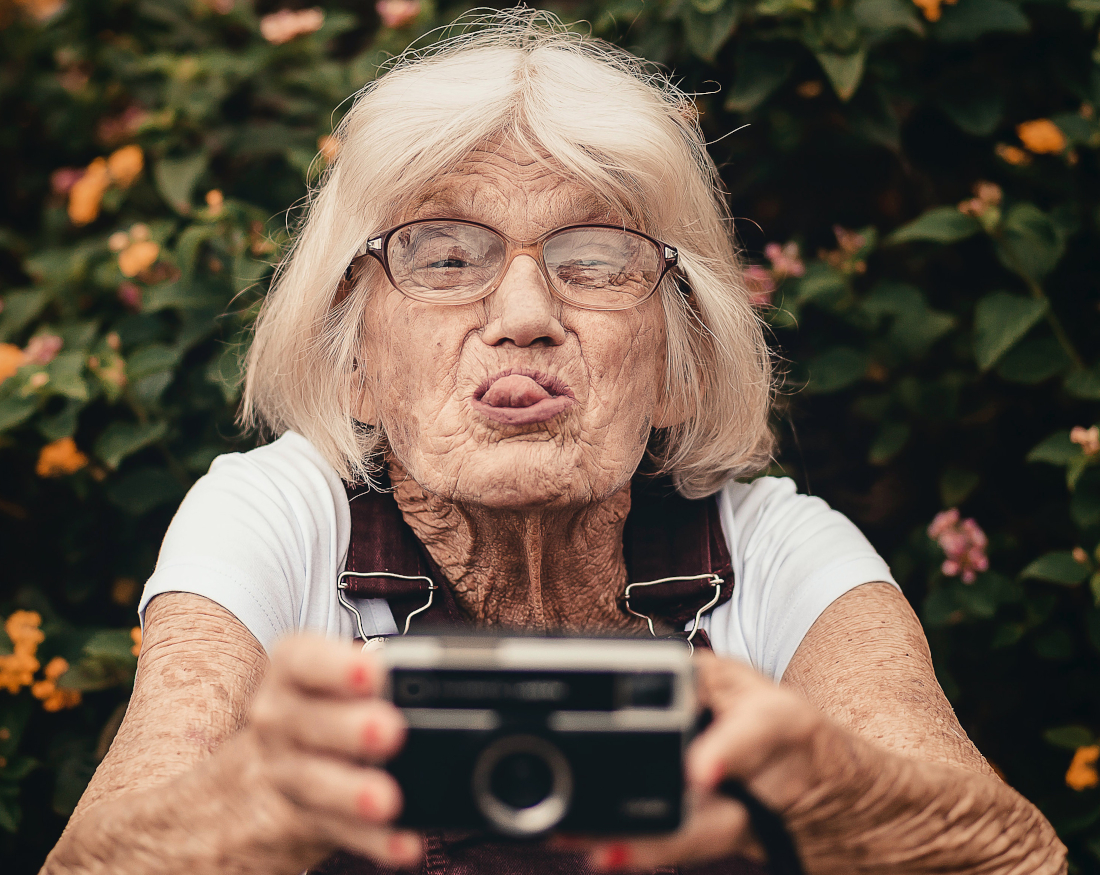 Mindset della longevità: l’ atteggiamento mentale nei confronti della vecchiaia può farti vivere più a lungo?